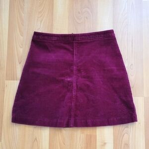 Forever 21 Burgundy Corduroy Mini Skirt Women’s Size M Pencil Skirt Back Zip
